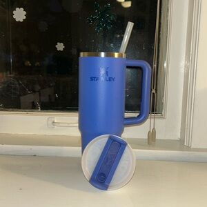 30 OZ Stanley -blue with dark blue accents